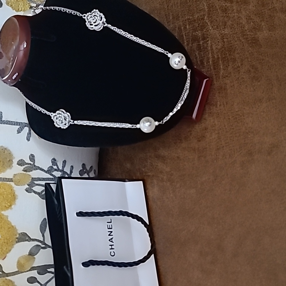 CHIC ELEGUANT NECKLACE